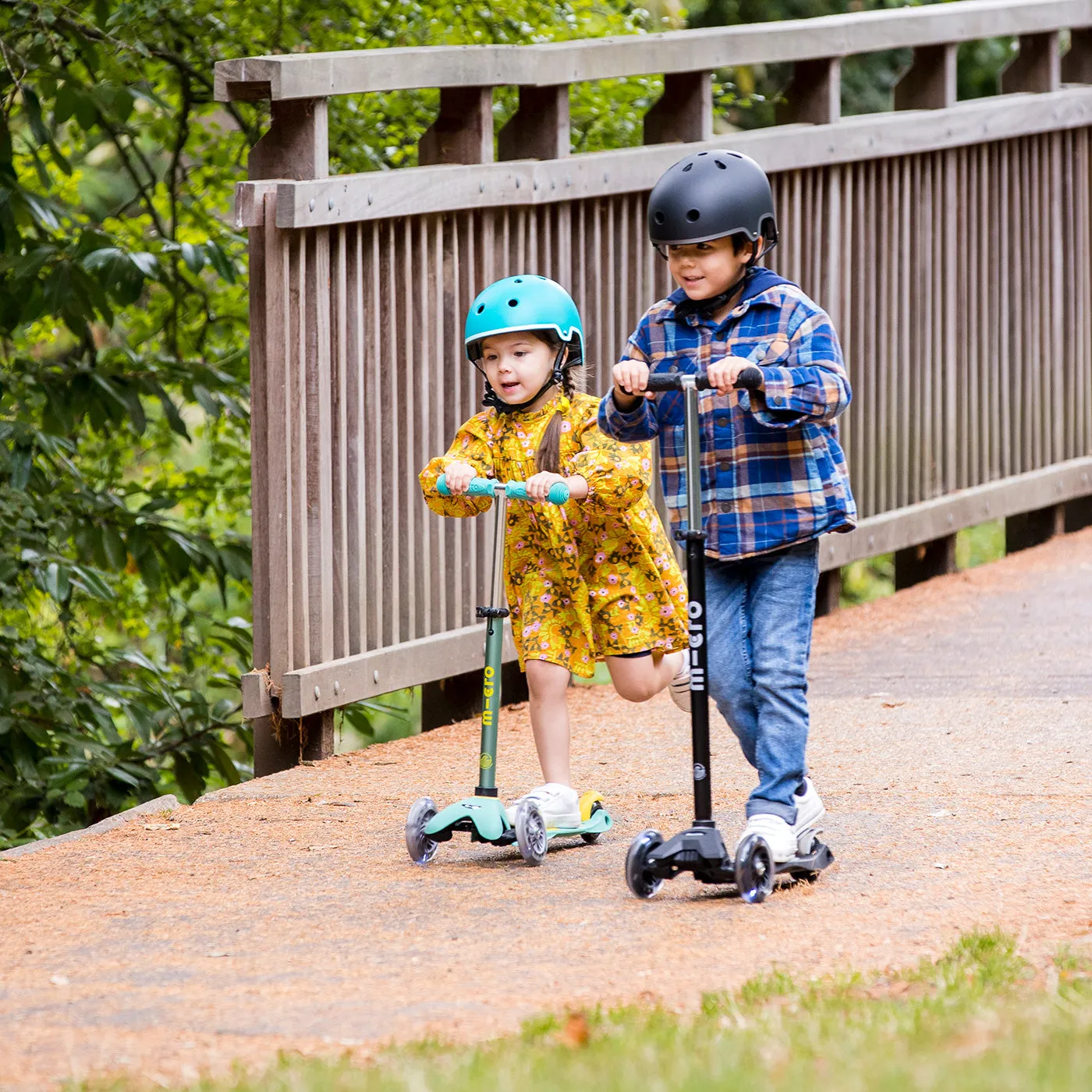 ♻️ Micro Scooters ECO Mini Micro Scooter Deluxe LED - Mint