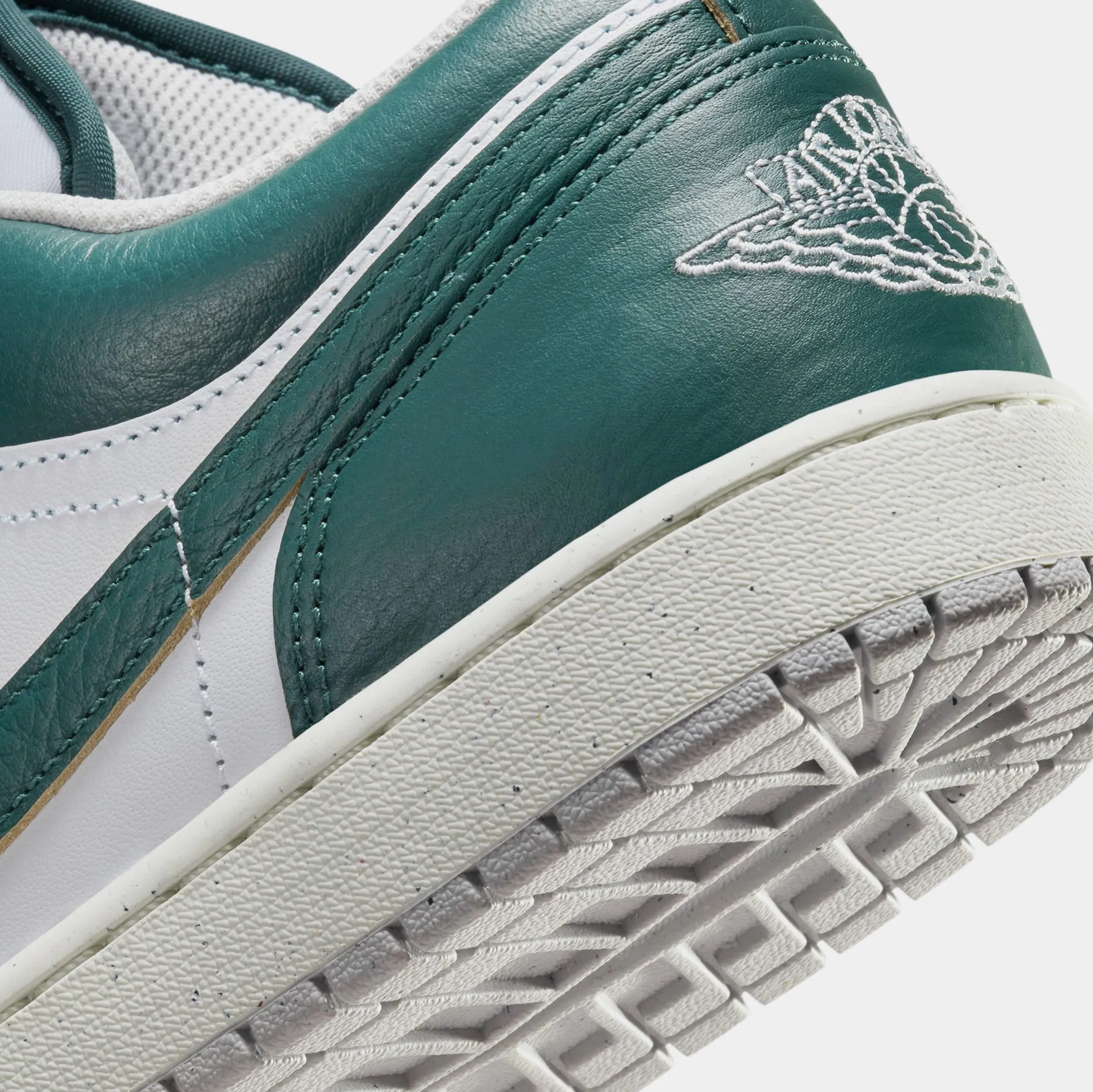 Air Jordan 1 Low SE Oxidized Green Mens Lifestyle Shoes (Oxidized Green/White/Sail/Neutral Grey)