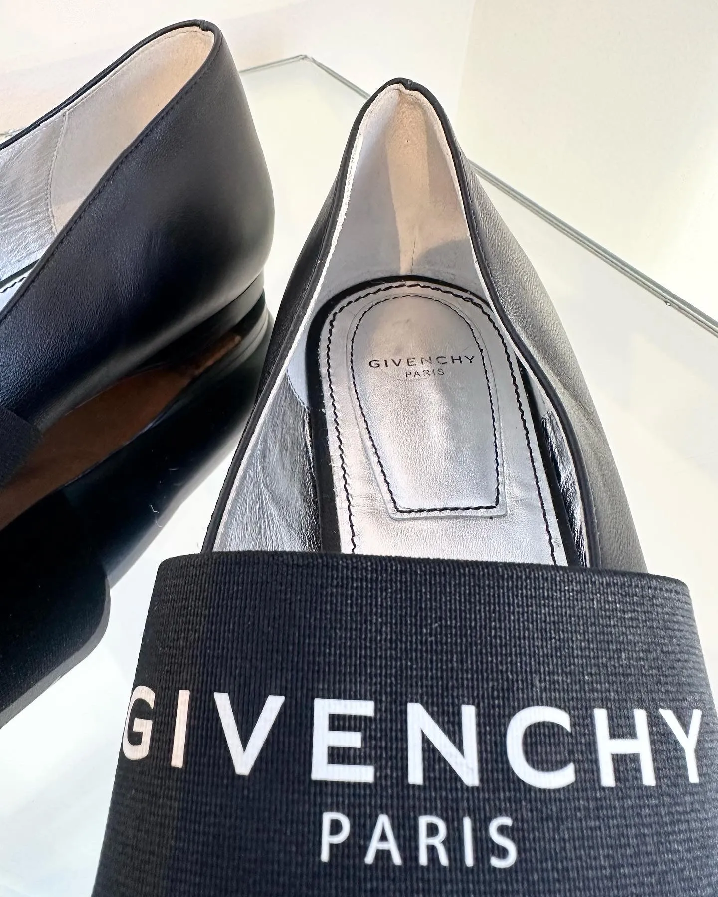 GIVENCHY Bedford Logo Leather Ballet Flats