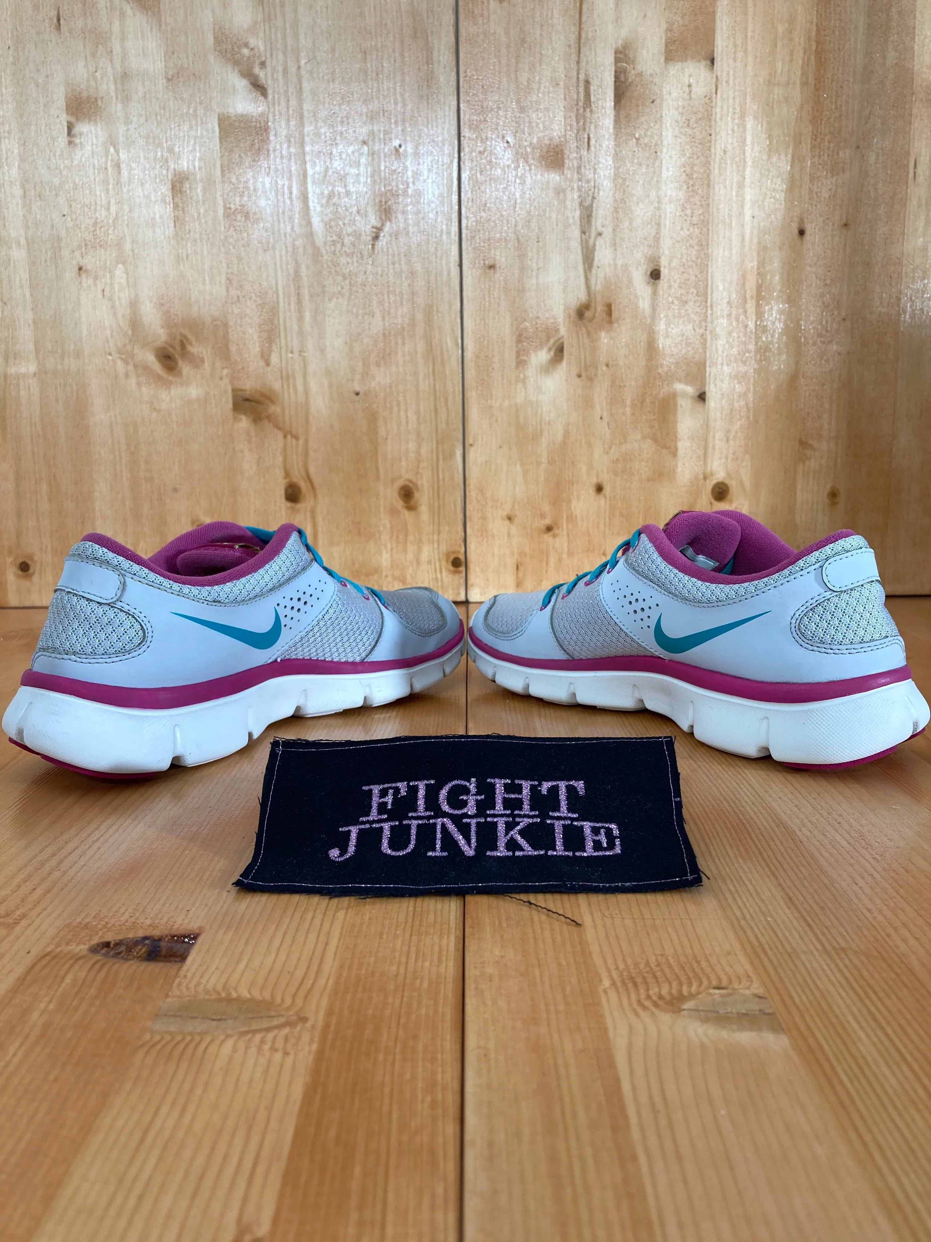 NIKE FLEX EXPERIENCE RN Women's Size 8 Running Shoes Sneakers 525754-013