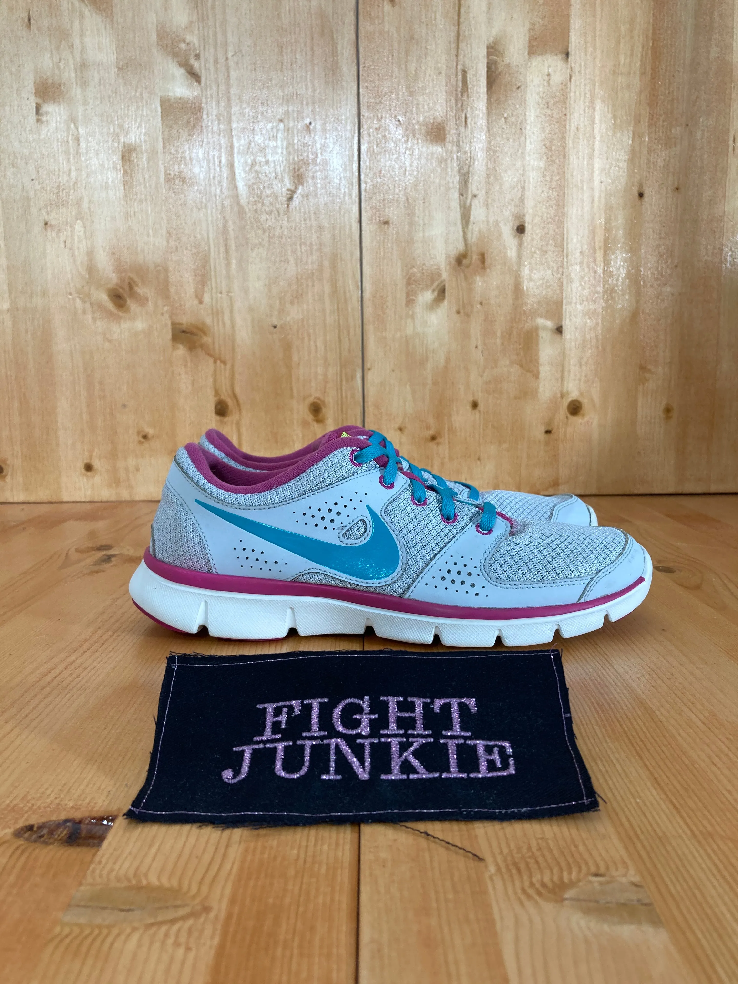 NIKE FLEX EXPERIENCE RN Women's Size 8 Running Shoes Sneakers 525754-013