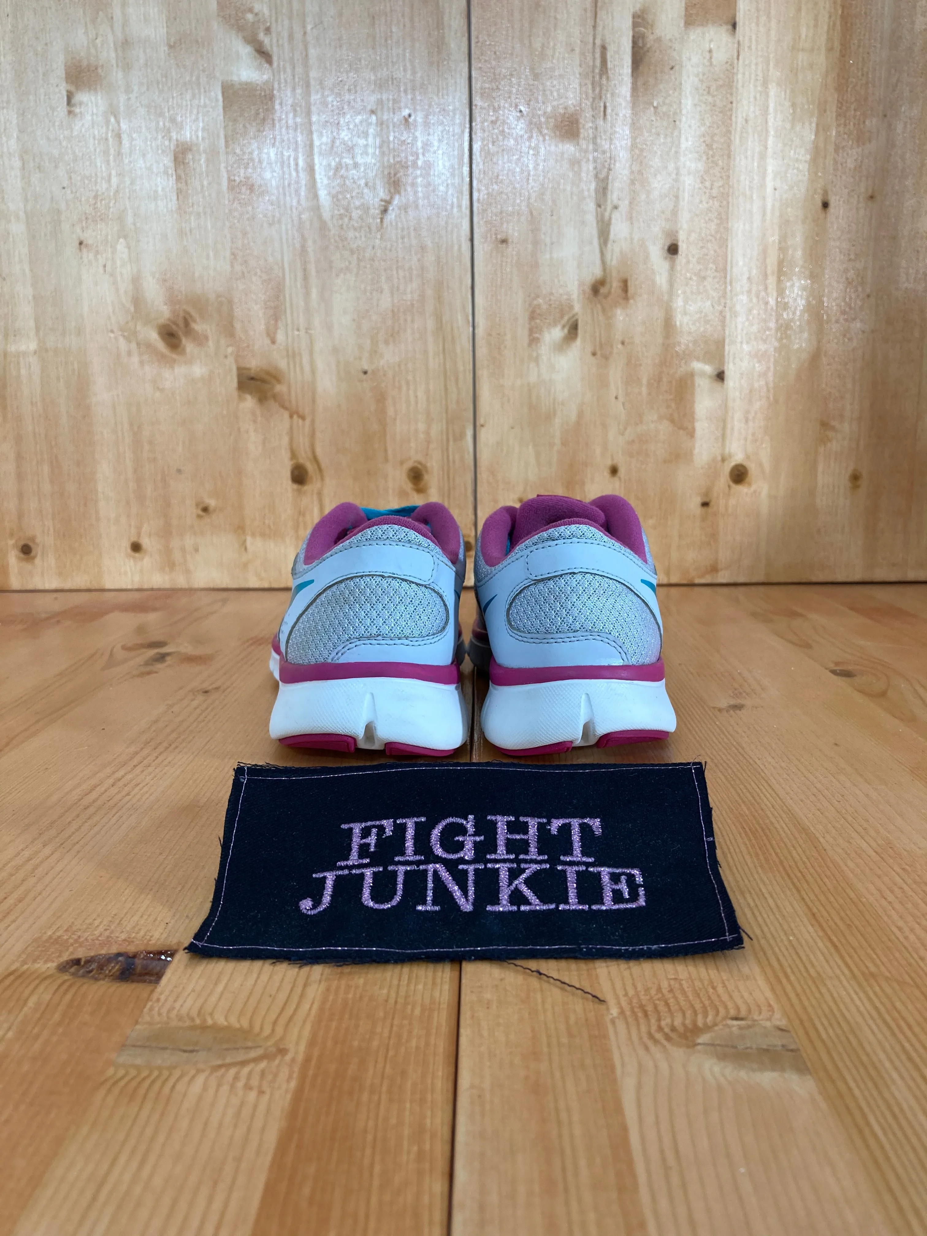 NIKE FLEX EXPERIENCE RN Women's Size 8 Running Shoes Sneakers 525754-013