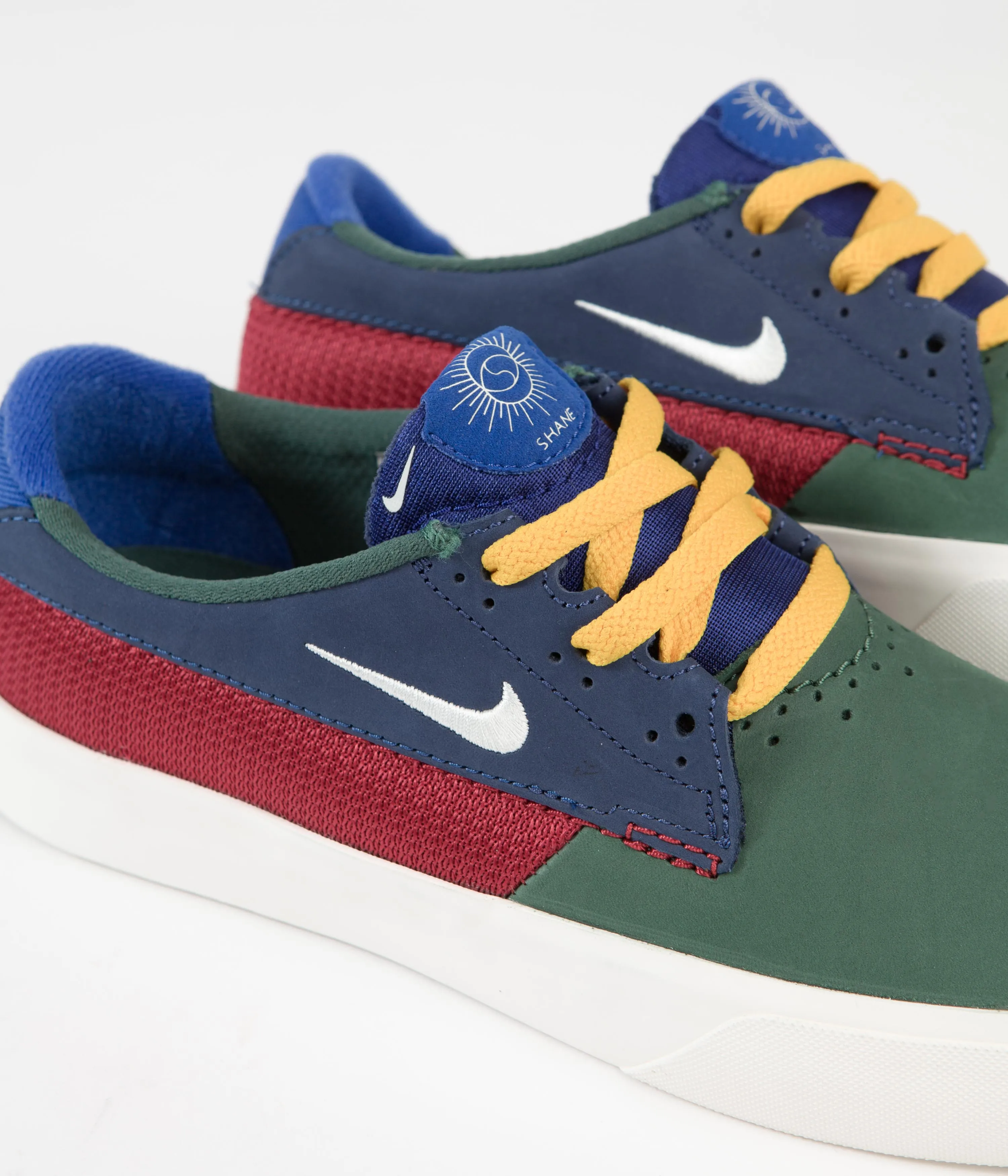 Nike SB Shane Shoes - Noble Green / Sail - Varsity Red - Navy