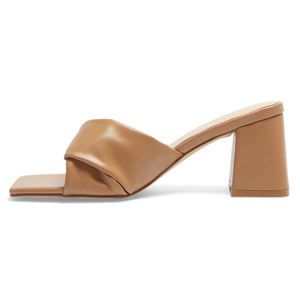 Skye Heel in Camel Smooth