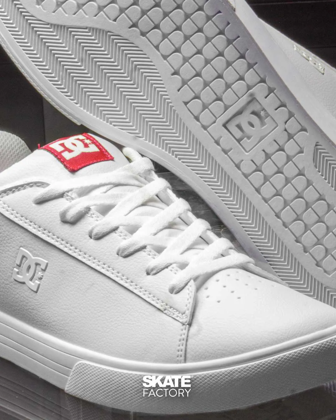 TENIS DC SHOES NOTCH CABALLERO BLANCO ROJO (WED)