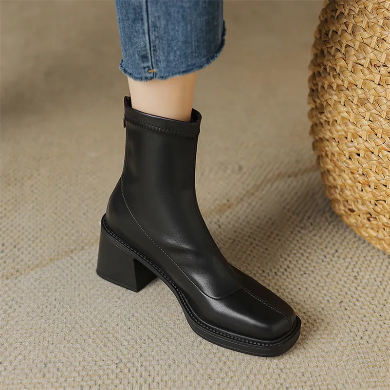 USS Shoes Gabina Women's Platform Square Heels Boots