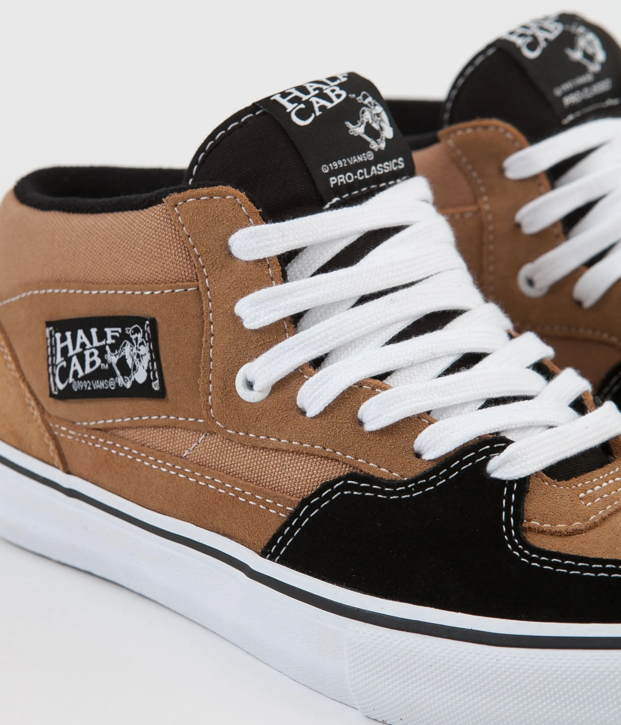 Vans Half Cab Pro Shoes - Camel / Black