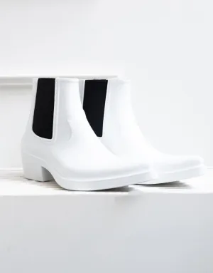 Vegan patent leather with elastic ankle boots